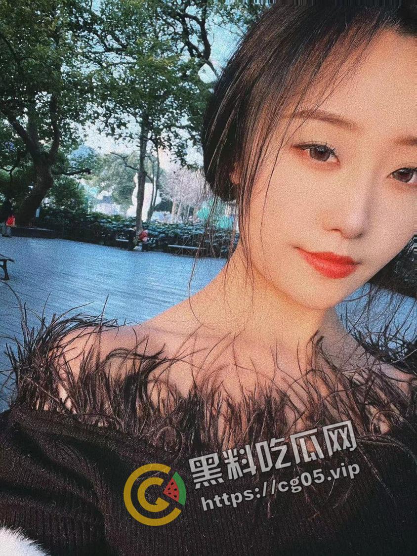 杭州幼师反差婊 白天教小孩 晚上口大人 老少皆宜 极品口活吞吐 媚眼如丝  第6张