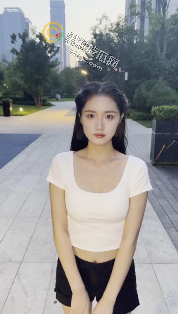 成都极品美女（焕儿）露骨户外视频爆料：黑丝自慰直播竟是“吃鸟”狂热者  第1张