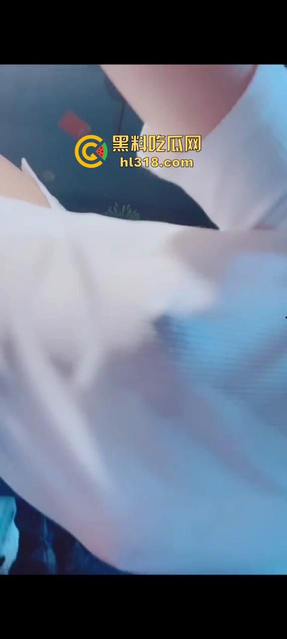 抖音pk偶遇湿身漏奶主播，一开始平平无奇，直到黑色奶点出现，极其诱惑这都不封的吗？  第6张