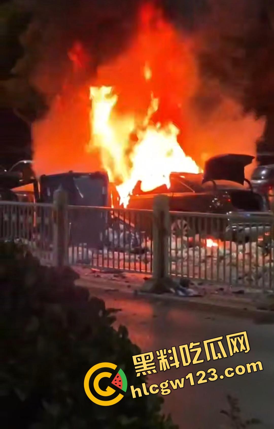 山西运城大哥刚嫖完娼就车祸？大哥刚灌完洗浴妹子出门，立马醉驾奥迪A6猛撞垃圾车！  第2张