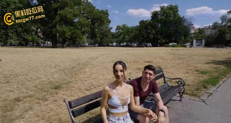 欧美搭讪素人情侣，公园偷拍翻车变“星途”，妹子甩男友追梦，香艳反转，绿帽飞扬，年度最“牛”神作！  第1张