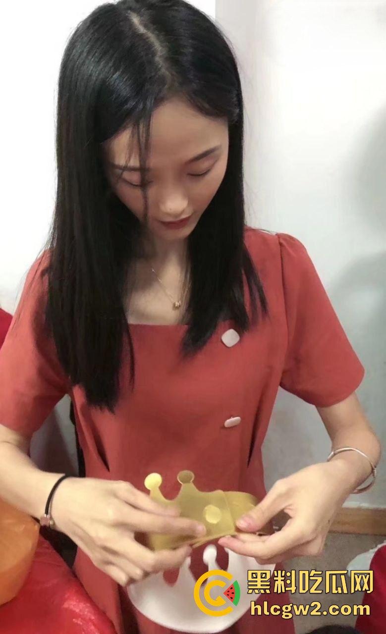 福建【郑雨桐】人妻反差震惊众人 表面端庄贤惠 私下性瘾超大 天天背着老公出去当出轨母狗！  第6张