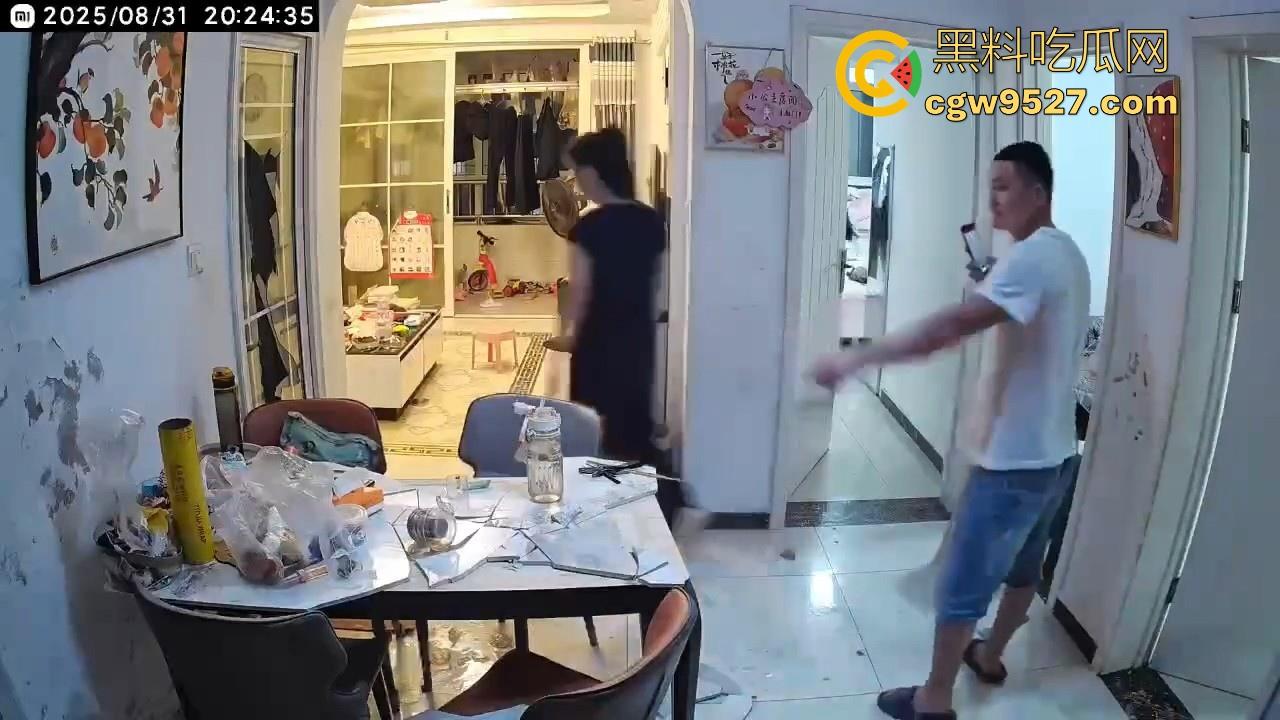实话说娶到这样的老婆真是三生有幸，一生气怒砸东西发泄，真是苦了孩子了，不过为什么不阻止一下！  第6张