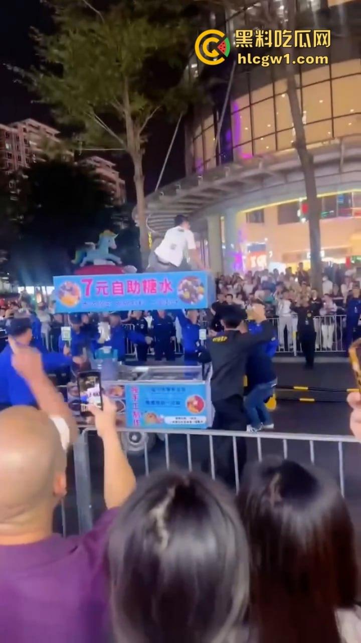 广东深圳沙井地摊被城管强行整顿 多个商贩不服管制大打出手 混乱场面视频曝光  第8张