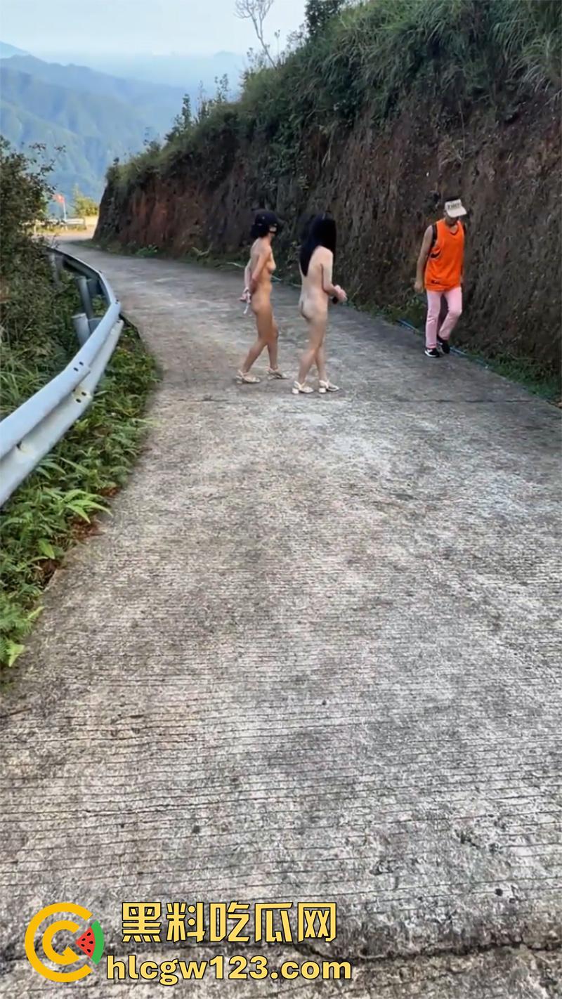 广州御姐母狗【cikaimoon】，户外露出勾引裁缝，街头商场大胆全裸，秀修长美腿和嫩穴！  第7张