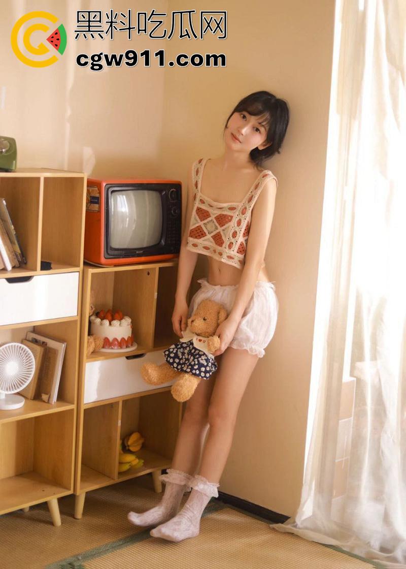 广西嫩妹母狗王丹丹，身材娇小颜值可爱，却是个十足的小母狗，被爸爸调教捆绑玩穴，一只超乖的小脚奴！  第3张