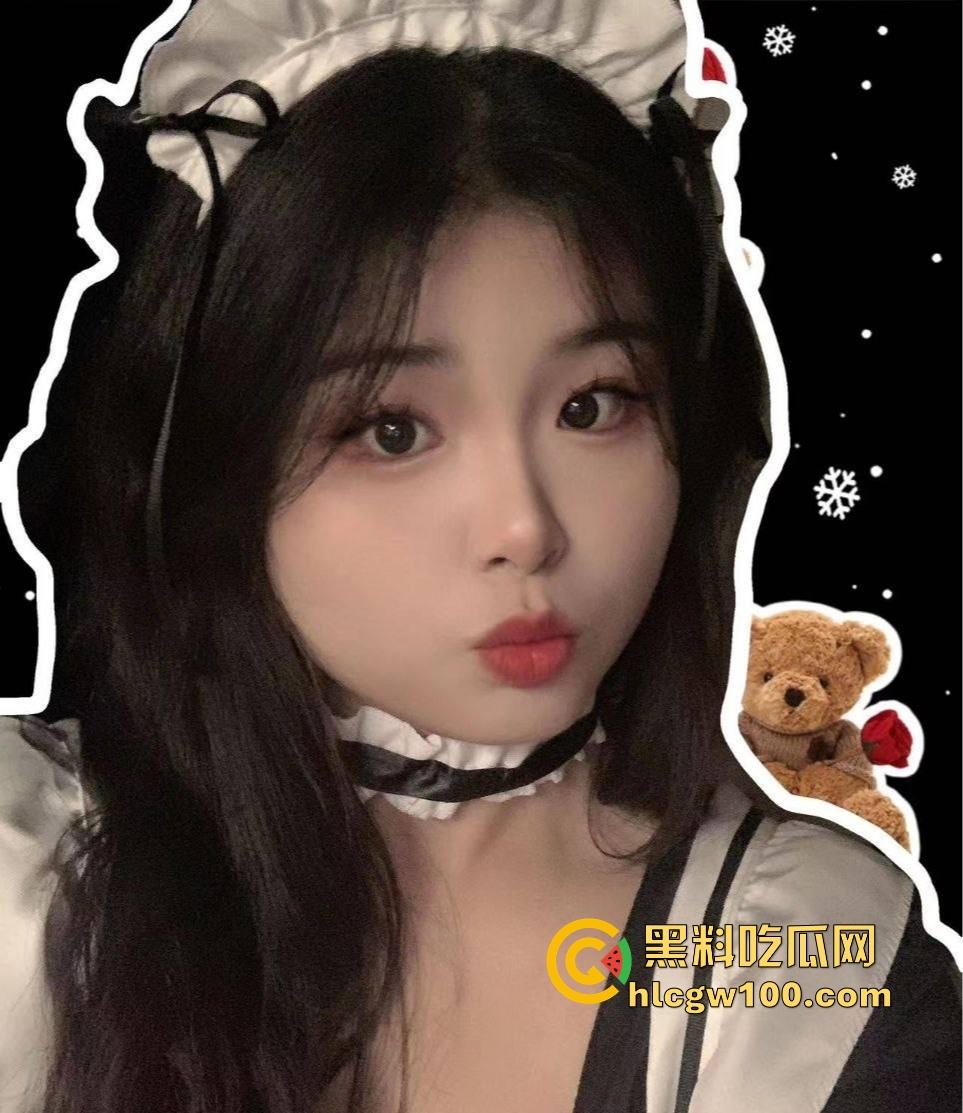 嫩出水的十九岁，晋城高中清纯妹两千元被金主拿下，全裸扣逼白浆四溢，两颗大奶摇摇欲坠小编都馋了！  第1张