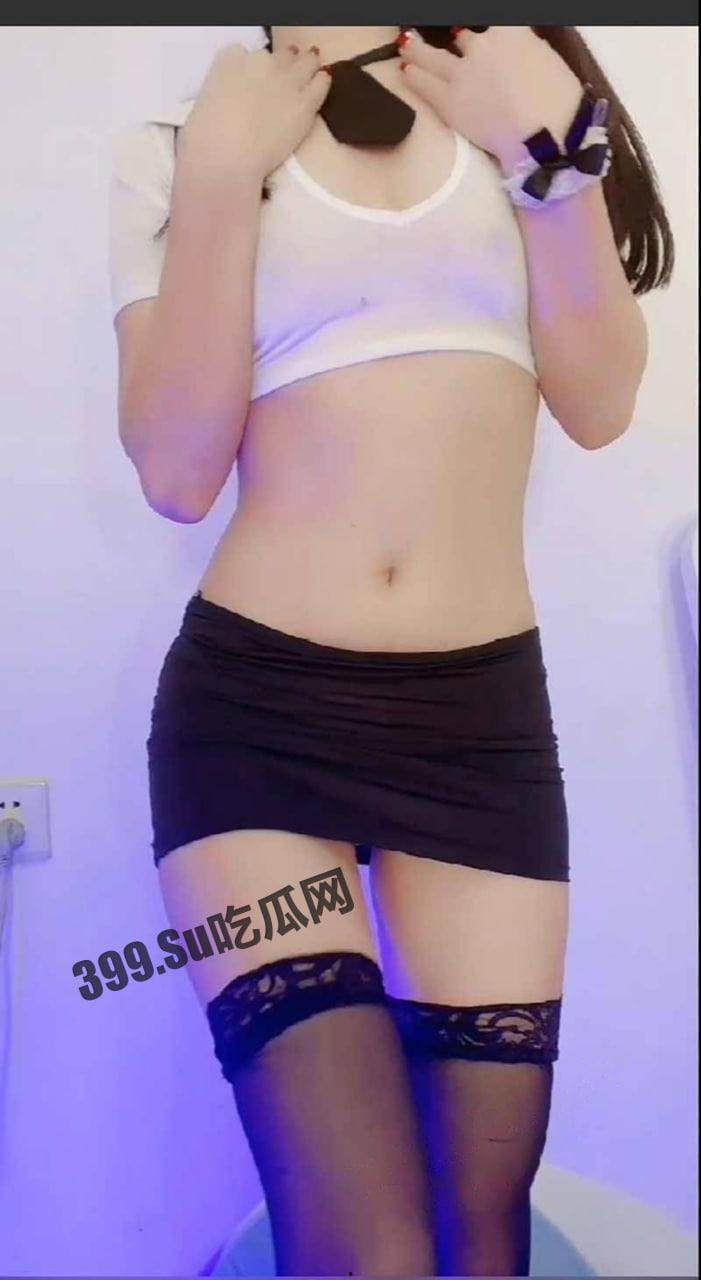 极品清纯系美少女大学生，在线接单 1v1 裸聊自慰，大秀粉嫩鲍鱼  第1张