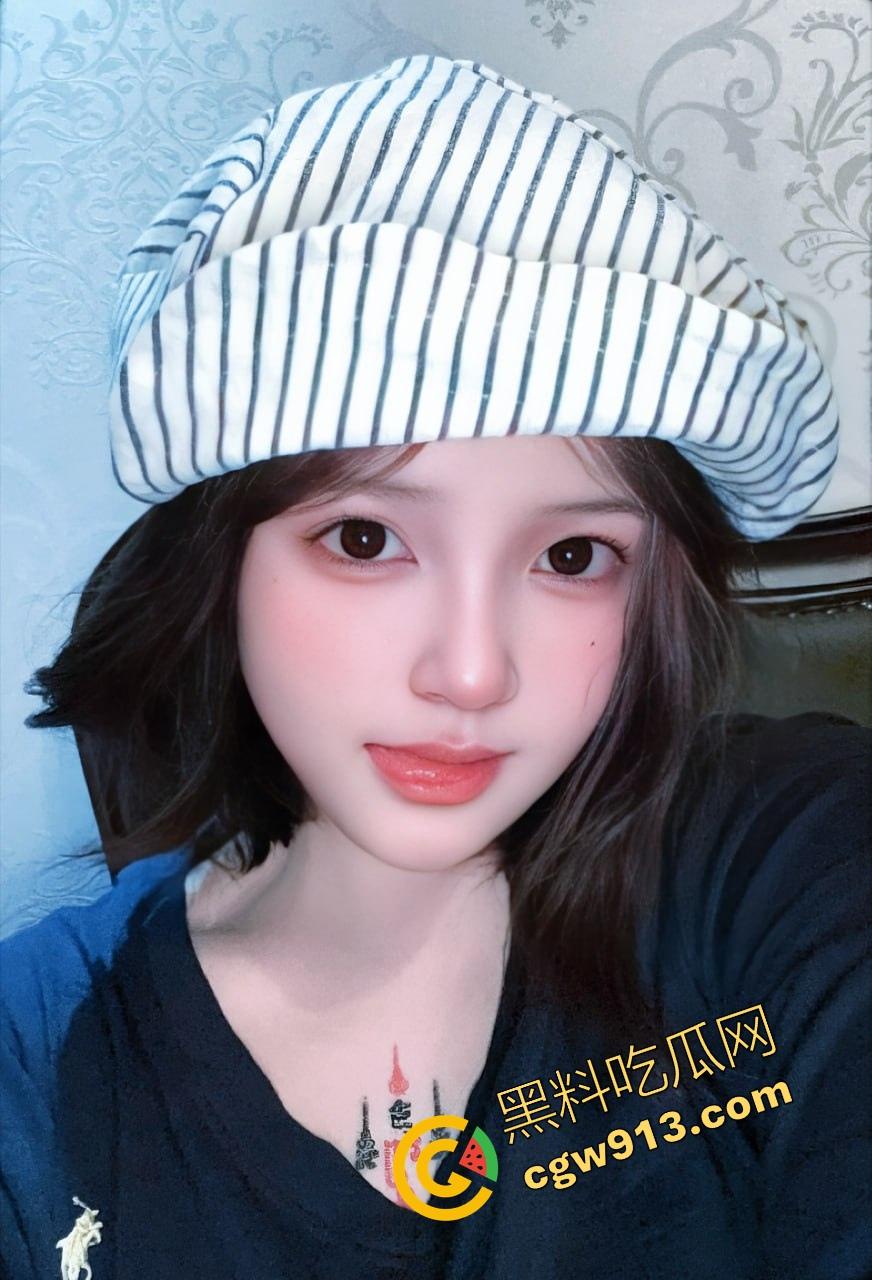 三十岁风骚已婚阿姨半夜敲我门，黑丝吊带内裤让我内射她，主动扒开骚穴让我舔，换着姿势猛干半小时！  第1张