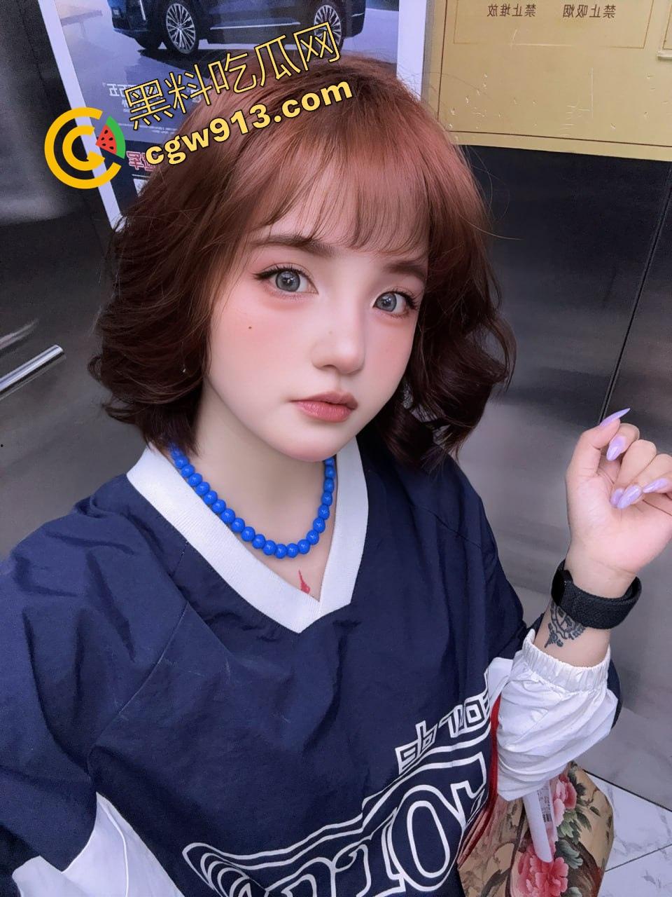 三十岁风骚已婚阿姨半夜敲我门，黑丝吊带内裤让我内射她，主动扒开骚穴让我舔，换着姿势猛干半小时！  第5张