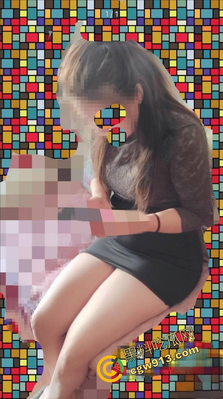 三十岁风骚已婚阿姨半夜敲我门，黑丝吊带内裤让我内射她，主动扒开骚穴让我舔，换着姿势猛干半小时！  第6张