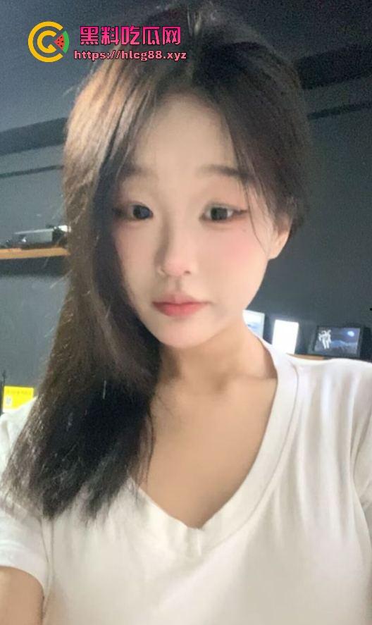 东莞职校浪娃『余欣』07年嫩洞被操开，挖墙脚抢来操翻天，三月同居周周捅洞内射，打胎后逼松得夹不住！  第3张