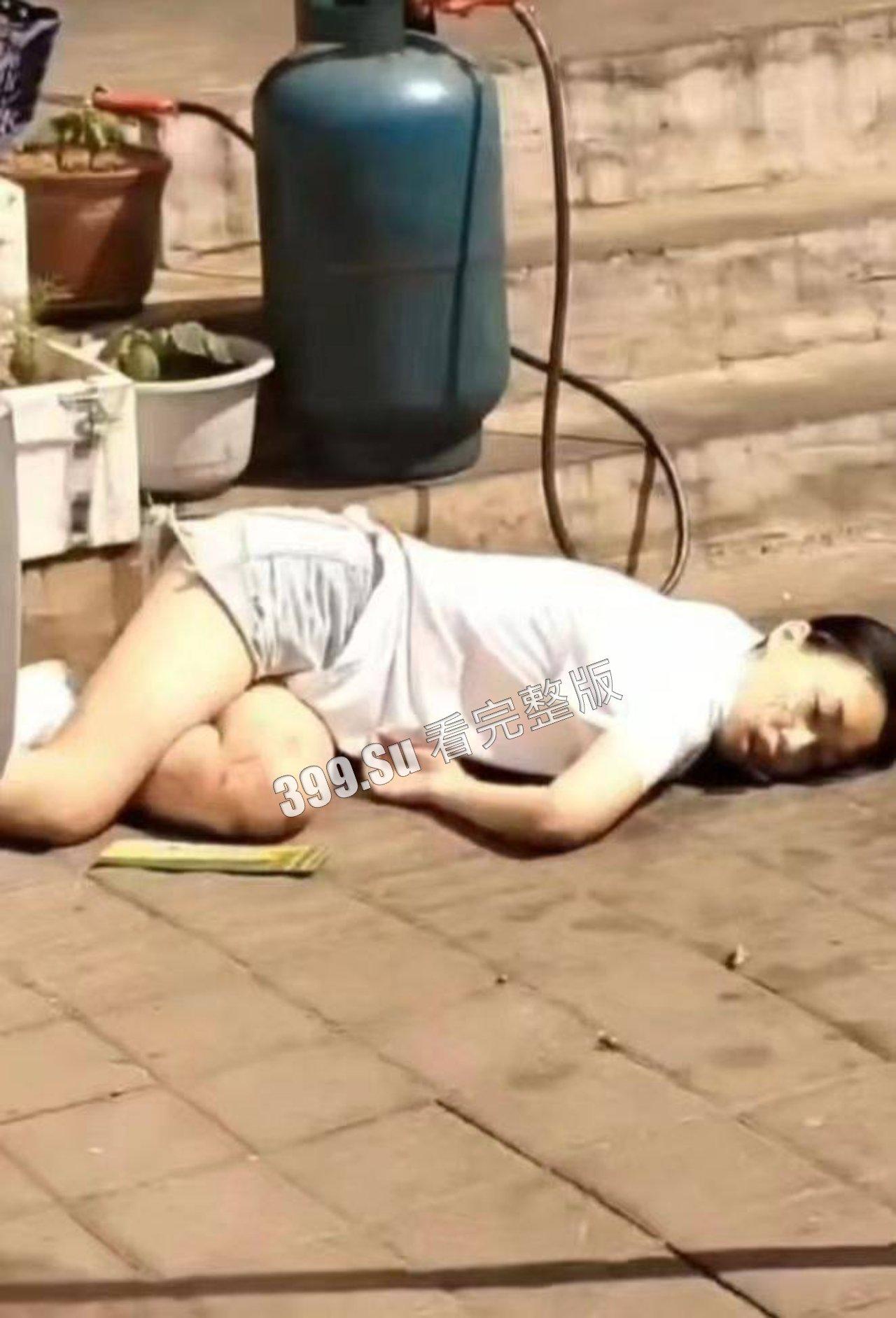 沈阳当街杀人事件 为争夺卖菜摊位 一方拿猪肉刀伤害一家三口，其中女儿刚考试帮父母卖菜也被杀  第3张