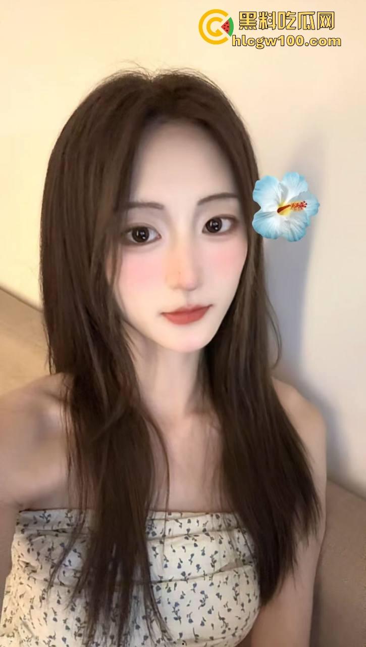 成都骚妹口水流成瀑布，嘴巴湿润得像打了润滑剂，光是想象肉棒进去的画面，肉棒进去怕是1秒缴械直接被秒杀！  第4张