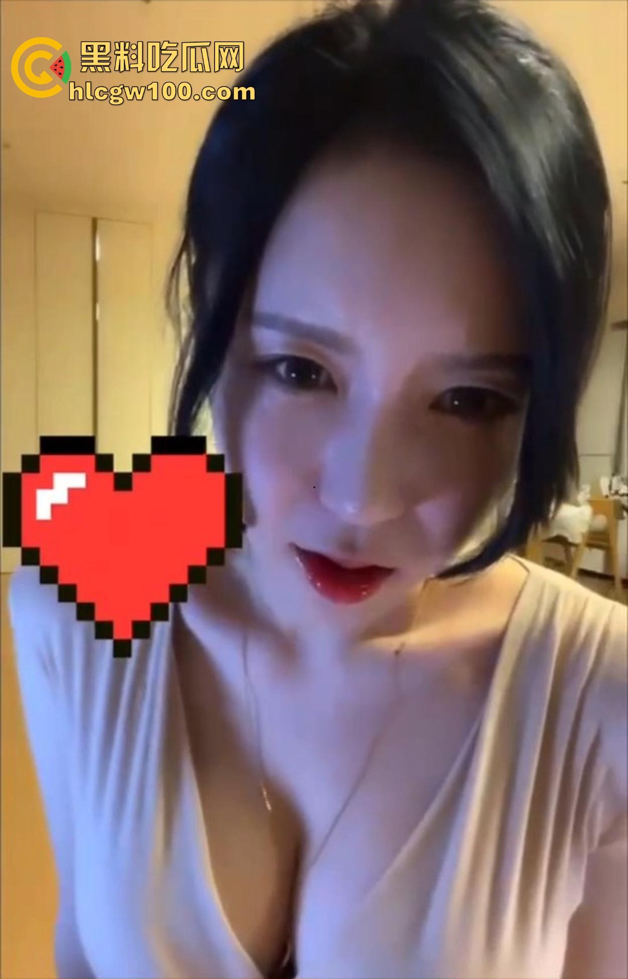 成都骚妹口水流成瀑布，嘴巴湿润得像打了润滑剂，光是想象肉棒进去的画面，肉棒进去怕是1秒缴械直接被秒杀！  第11张