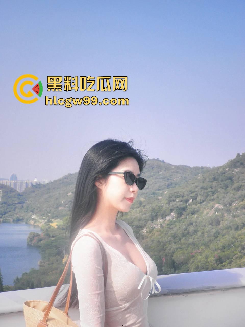 老板颜值即生产力，理发店冲着蚂蚁腰和蝴蝶背来的客人挤破门，贵得让人心甘情愿，这贵是真有贵的道理！  第5张