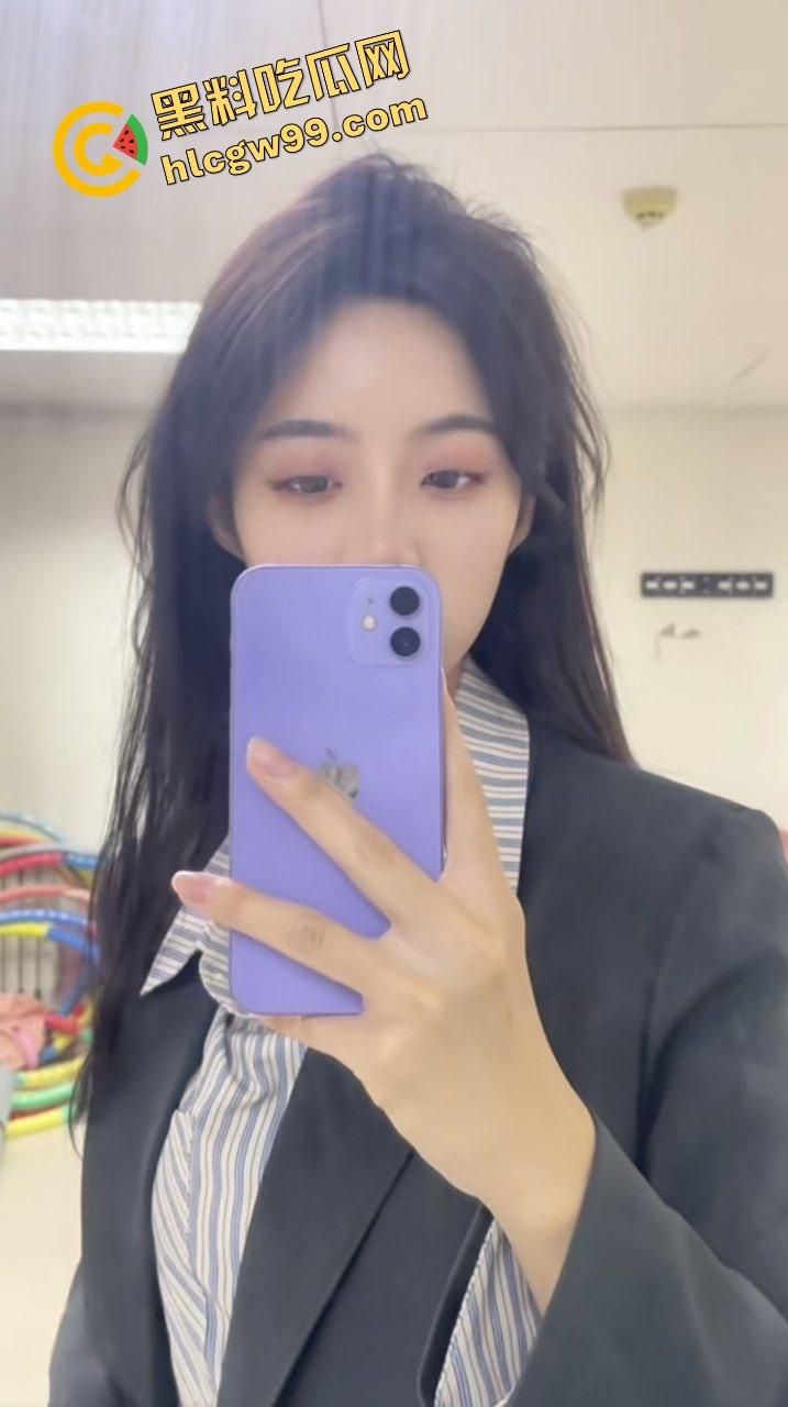 重庆酒店前台小姐『吴盈』为顾客提供特殊服务，勾引大哥割白虎后入双洞齐插！独家曝光流出！  第2张