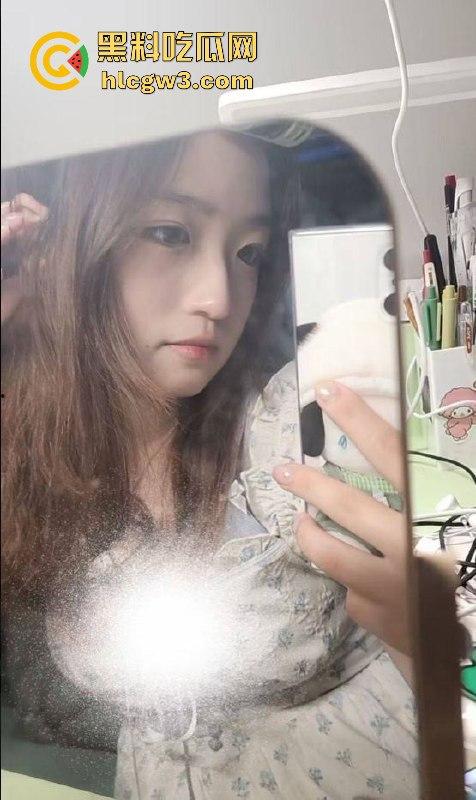 广西大专女学生【张可欣】私密视频外泄！学长曝光其吃鸡吧视频，女主疑受打击休学！  第8张