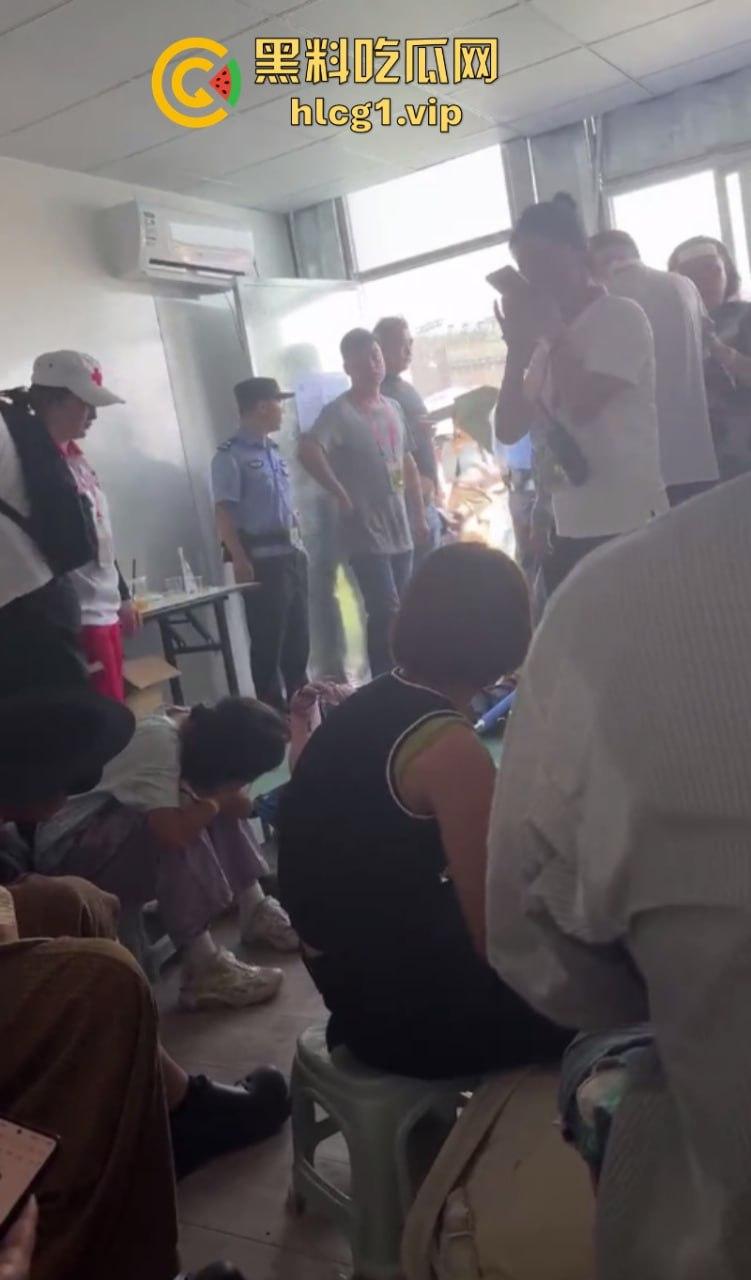 管杀不管埋啊！常州长荡湖芒禾音乐节 真是花钱找罪受 物价超贵还有人摔骨折！  第9张