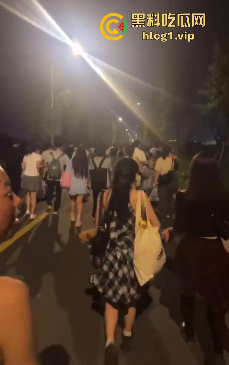 管杀不管埋啊！常州长荡湖芒禾音乐节 真是花钱找罪受 物价超贵还有人摔骨折！  第12张