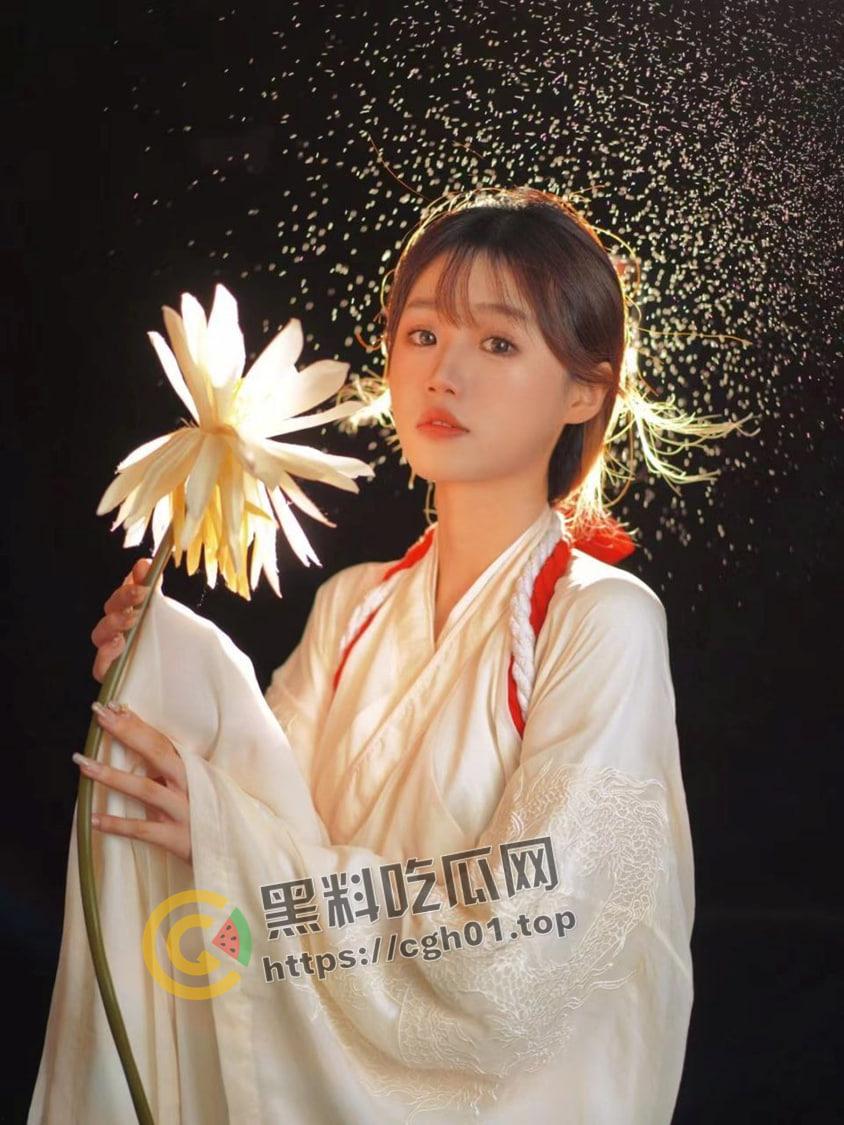 乌镇新媒体中心高冷白莲花女上司的M癖 黑丝连体小手铐 只属于你一个人的骚母狗  第4张