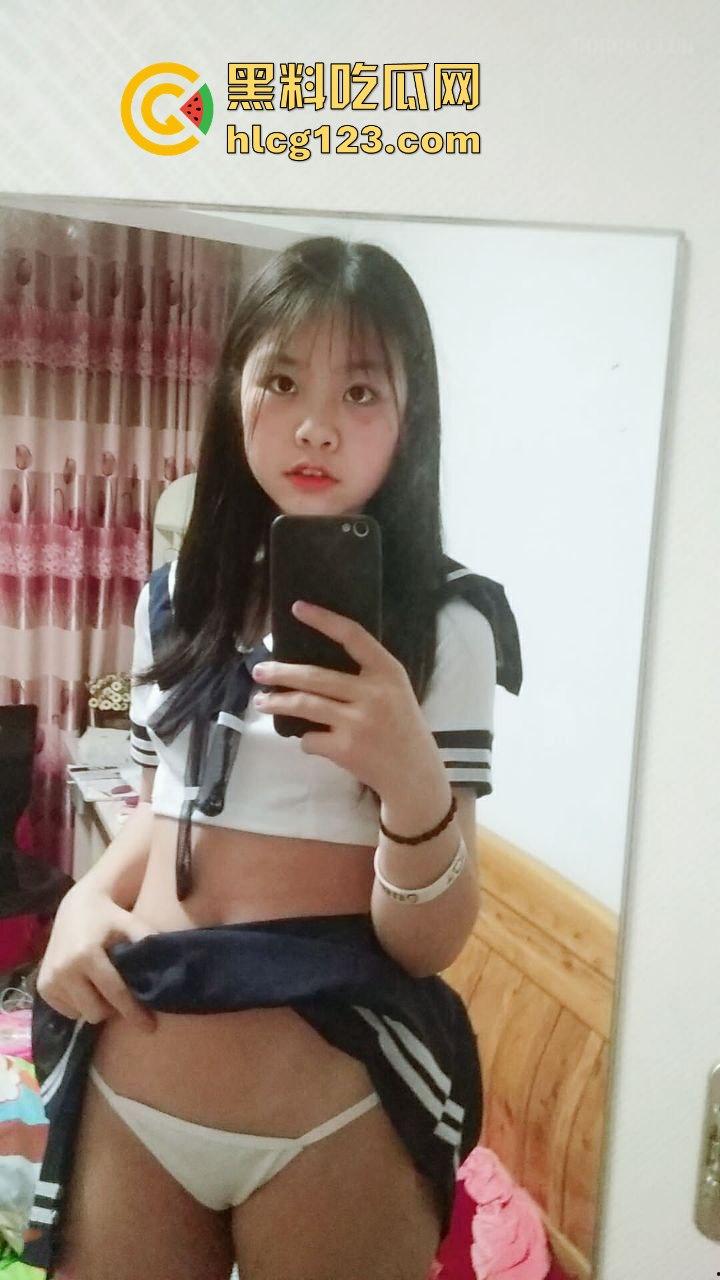 居家制服学生妹自拍大翻车！骚气十足的自慰视频外泄，网友：这小骚穴等不及了吧？  第2张