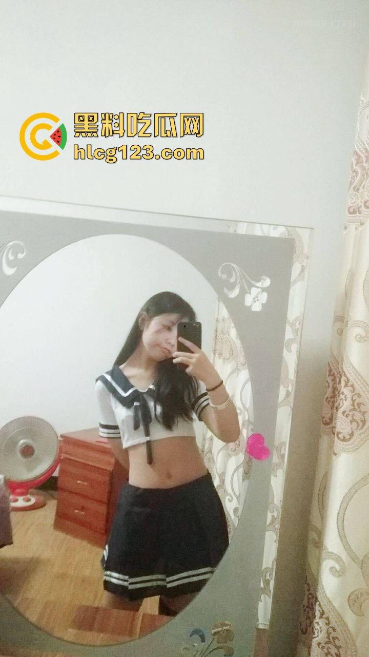 居家制服学生妹自拍大翻车！骚气十足的自慰视频外泄，网友：这小骚穴等不及了吧？  第3张