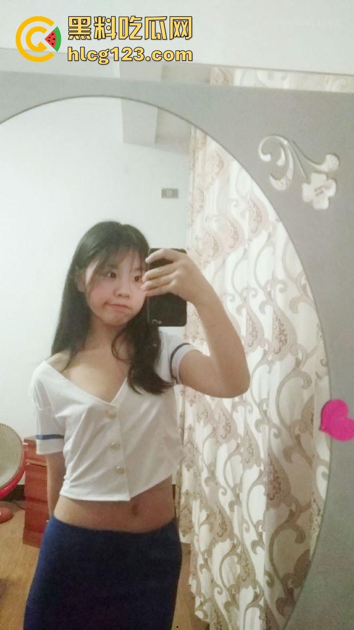 居家制服学生妹自拍大翻车！骚气十足的自慰视频外泄，网友：这小骚穴等不及了吧？  第4张