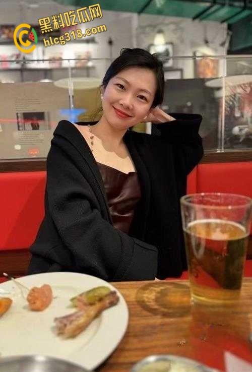 山东航空少妇【王萱】就爱偷情出轨，老公不在家就与男同事偷情，情趣黑丝口珠样样少不了！  第3张