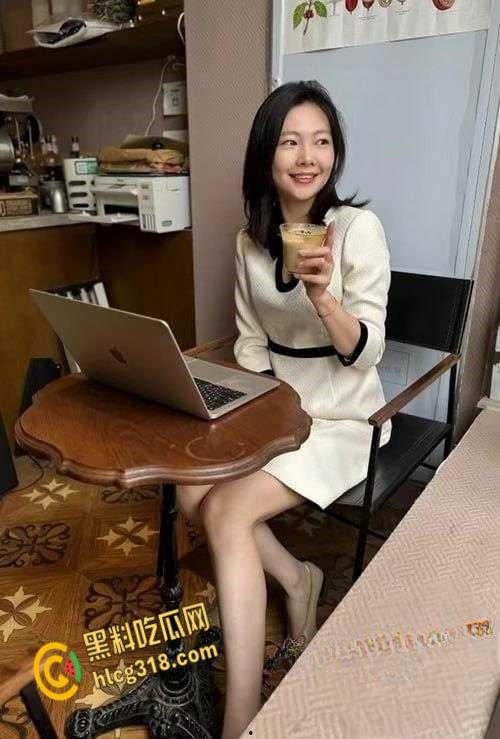 山东航空少妇【王萱】就爱偷情出轨，老公不在家就与男同事偷情，情趣黑丝口珠样样少不了！  第4张