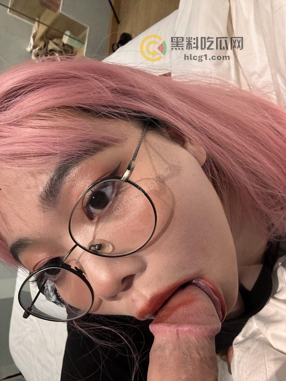 推特眼镜妹“sixsixsix47”高颜值视频全套资源曝光，从书卷气到狂野不羁一夜之间！  第9张