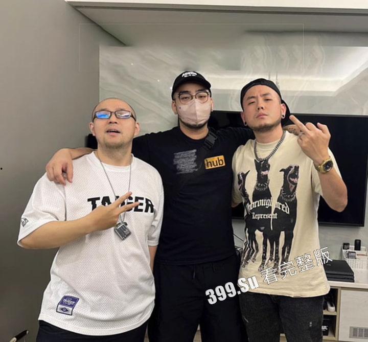 推特OF  #肥宅约炮专家 死肥宅教你有屌就有女人 做网黄一样能发家致富 操遍台湾良家 付费资源流出 第2张