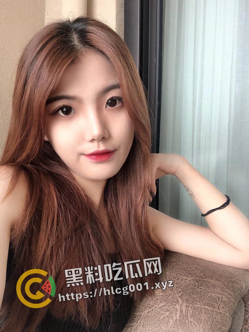 湖南大学反差大三学姐 白天精致的冰冷女神 晚上可怜的臭母狗 喉咙都被草肿了 视频遭流出  第2张