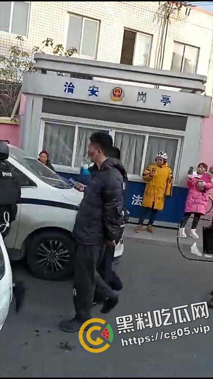 四川成都新都正因小区菜市场杀人案现场画面！一新疆人疑似精神病连砍八人  第6张