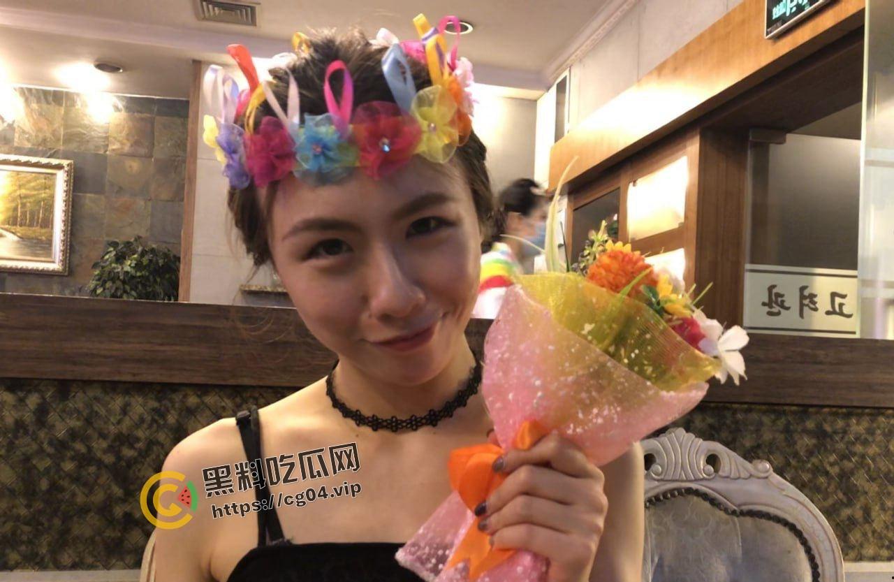 上海期货美女交易员【何麦伢】与男友啪啪视频及大量生活照流出 好几个角度看出妹妹已经生气了  好像目前受影响已经回广州 第1张