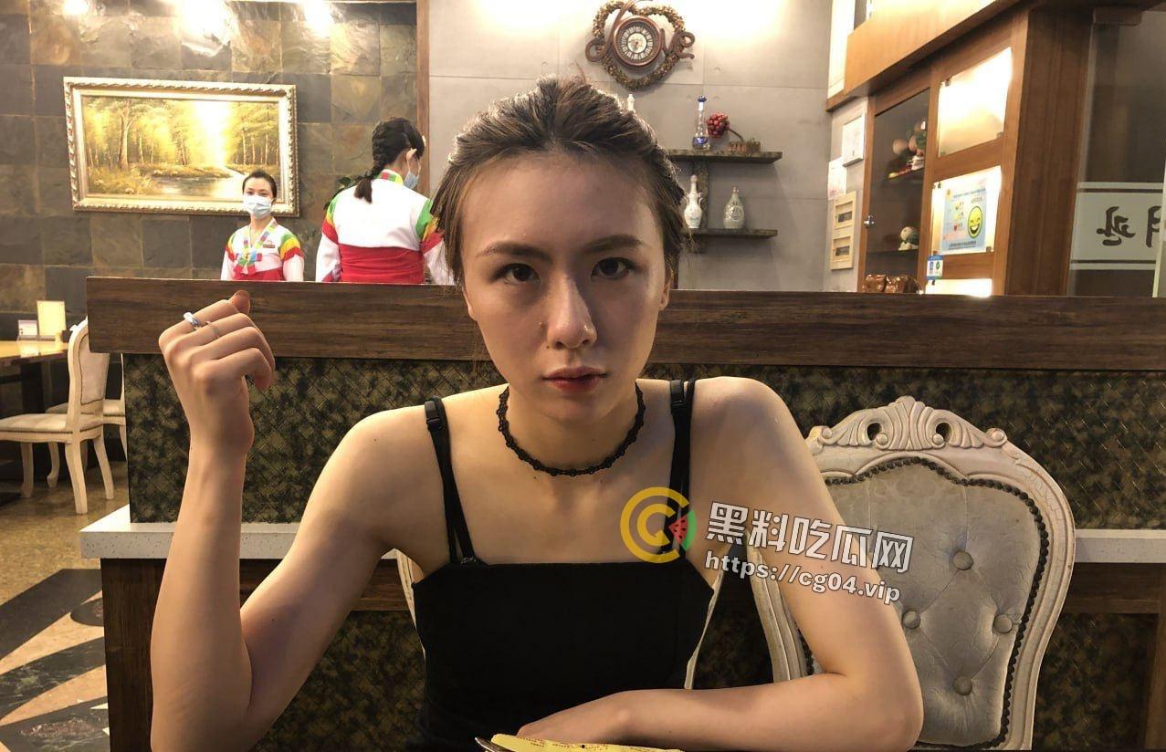 上海期货美女交易员【何麦伢】与男友啪啪视频及大量生活照流出 好几个角度看出妹妹已经生气了  好像目前受影响已经回广州 第2张