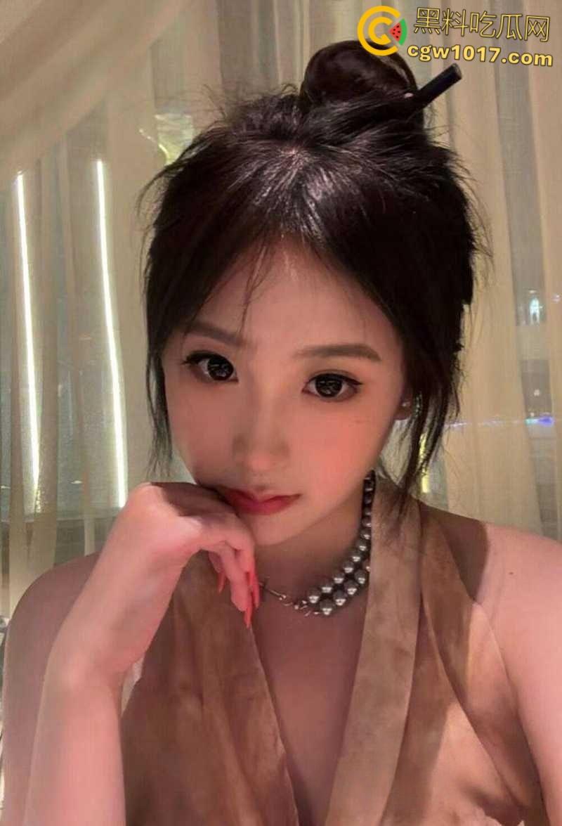 重庆小美女【王妍欣】，颜值堪比幼版杨幂，私下穿JK黑丝约炮后入，舔蛋撸管榨精，花活淫技赛东莞！  第2张