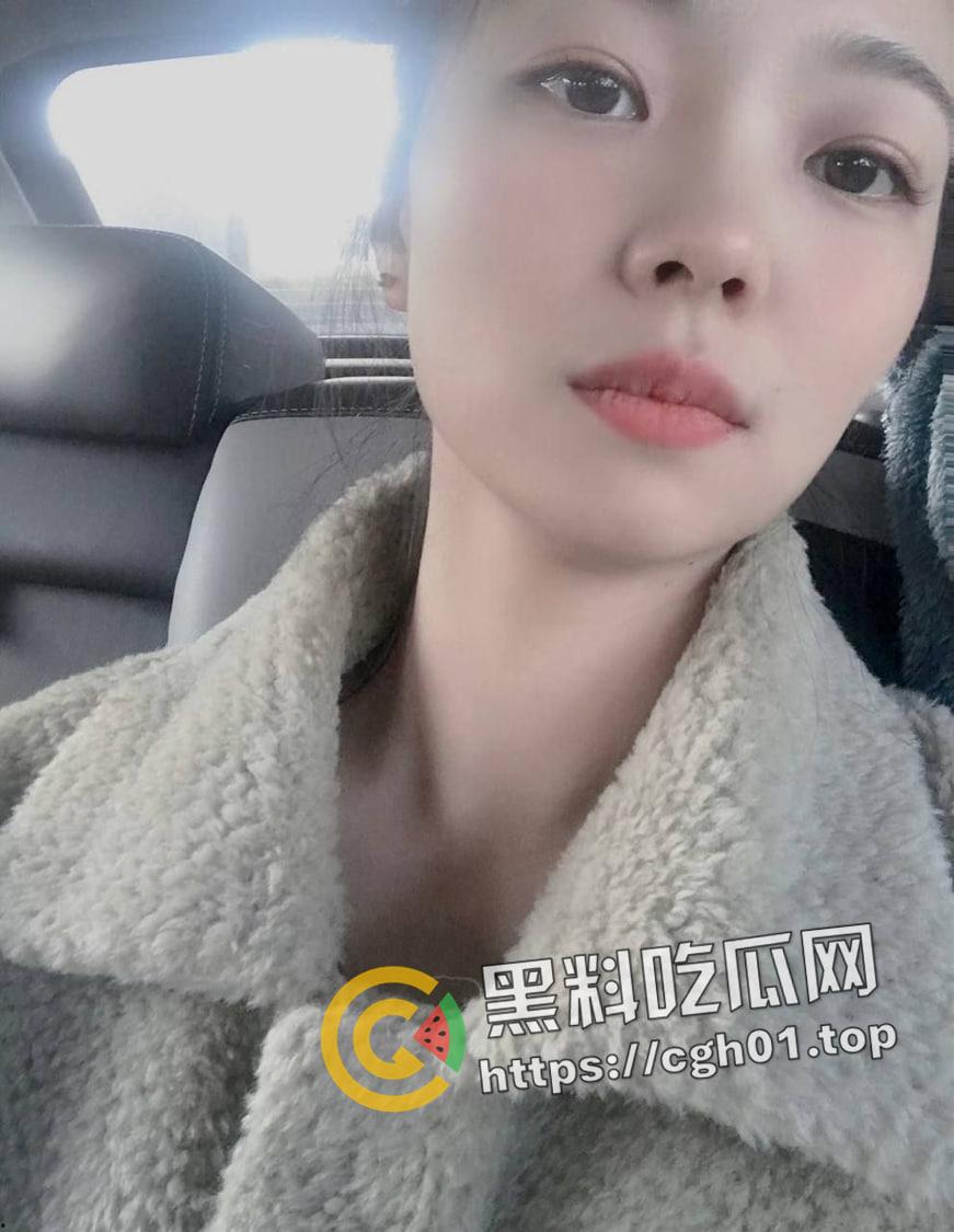 瓜友投稿！济南舞蹈机构老师 夜店做兼职勾引富二代  美乳 骚穴自拍特写全被流出 第3张