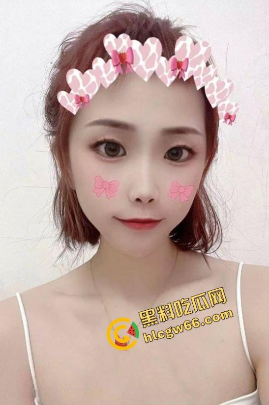 佛山小区人妻骚妇『邵萍丽』偷情嫌老公三下完事，转头让我操得腿软叫不停，高潮后主动舔鸡巴喊香！  第3张