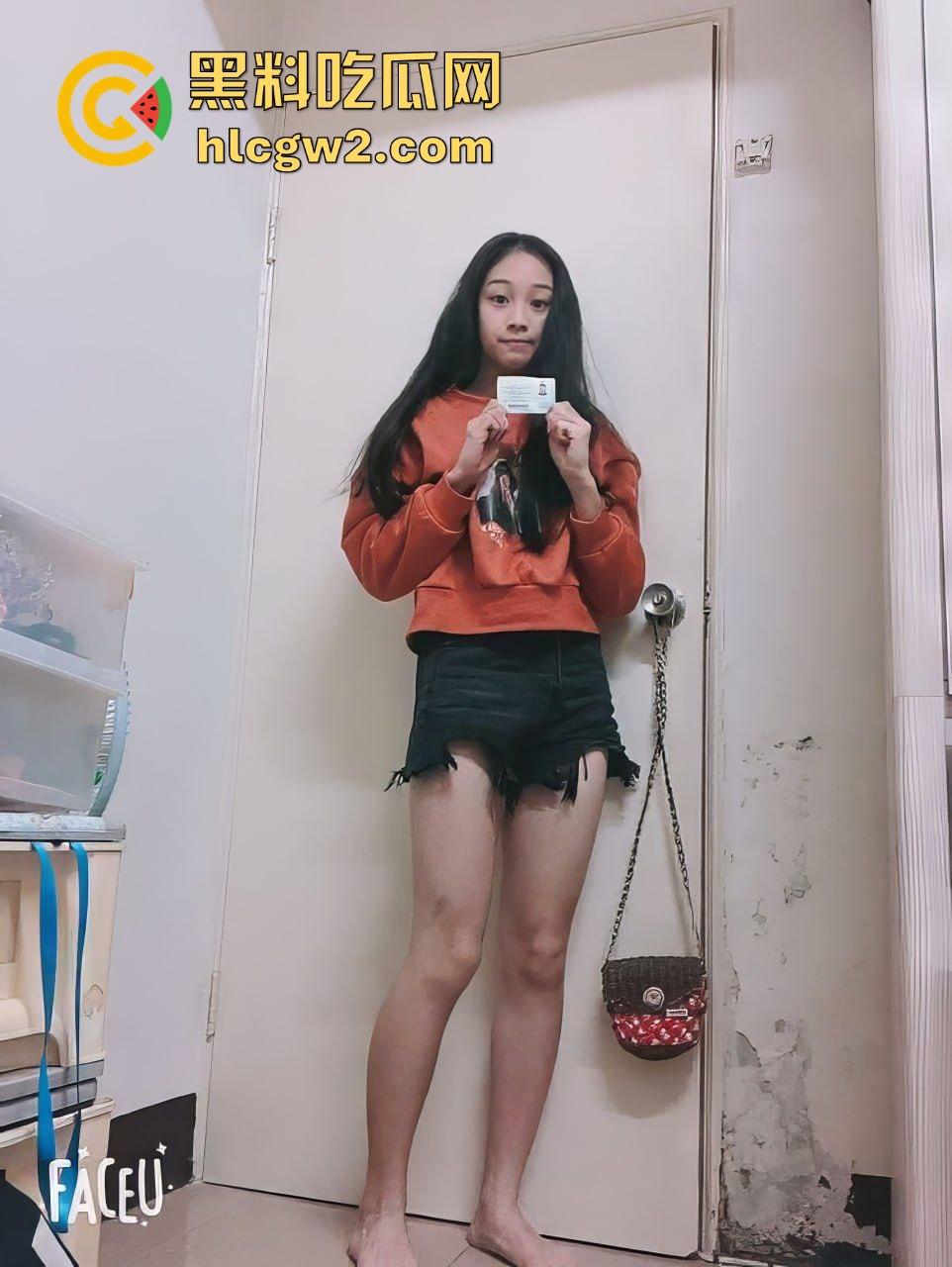 台州艺校学生【吕笑笑】重金定制私密视频曝光！居家裸体油笔自慰，刺激场面让人直呼过瘾！  第5张