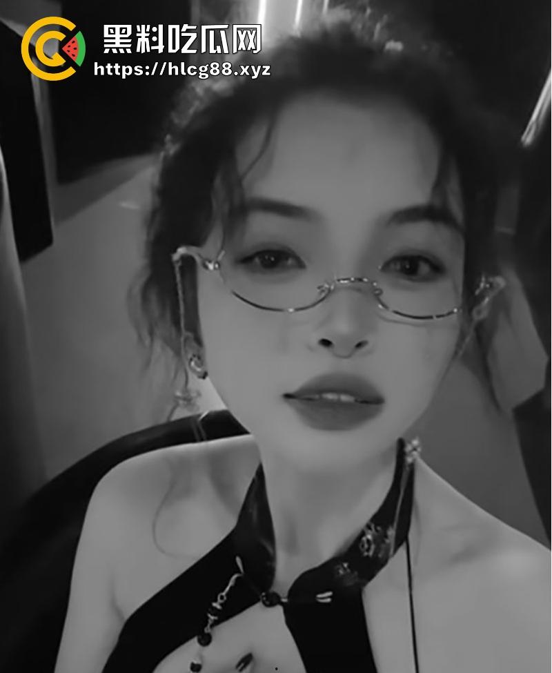 台湾骚货调教师【王竹子】在线传授私密SM经验 真空街头游荡分享性爱调教历程  第12张