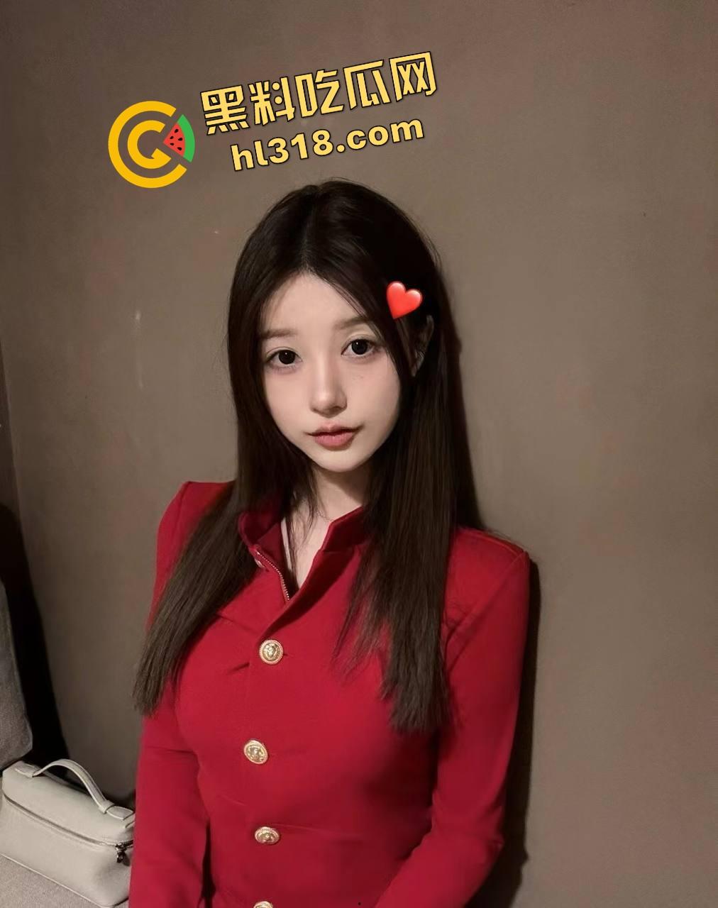 见过颜射秒射盯射没见过顶射，音乐节骚男牛子硬顶妹子屁股摩擦，见过打call没见过顶call！  第2张