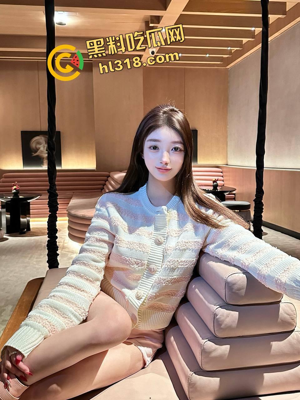 见过颜射秒射盯射没见过顶射，音乐节骚男牛子硬顶妹子屁股摩擦，见过打call没见过顶call！  第3张