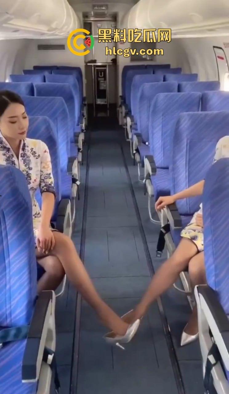 约炮航空反差空姐【刘语蕾】肉丝美腿丝袜脚 私密视频流泄  第4张
