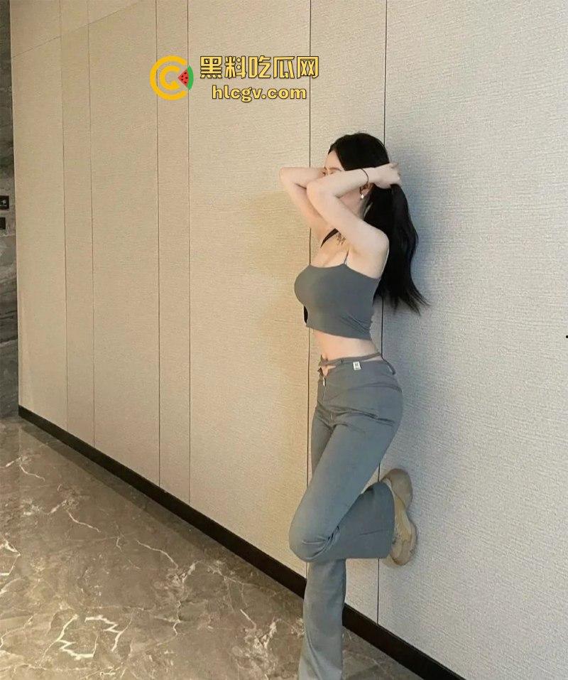 约炮航空反差空姐【刘语蕾】肉丝美腿丝袜脚 私密视频流泄  第7张