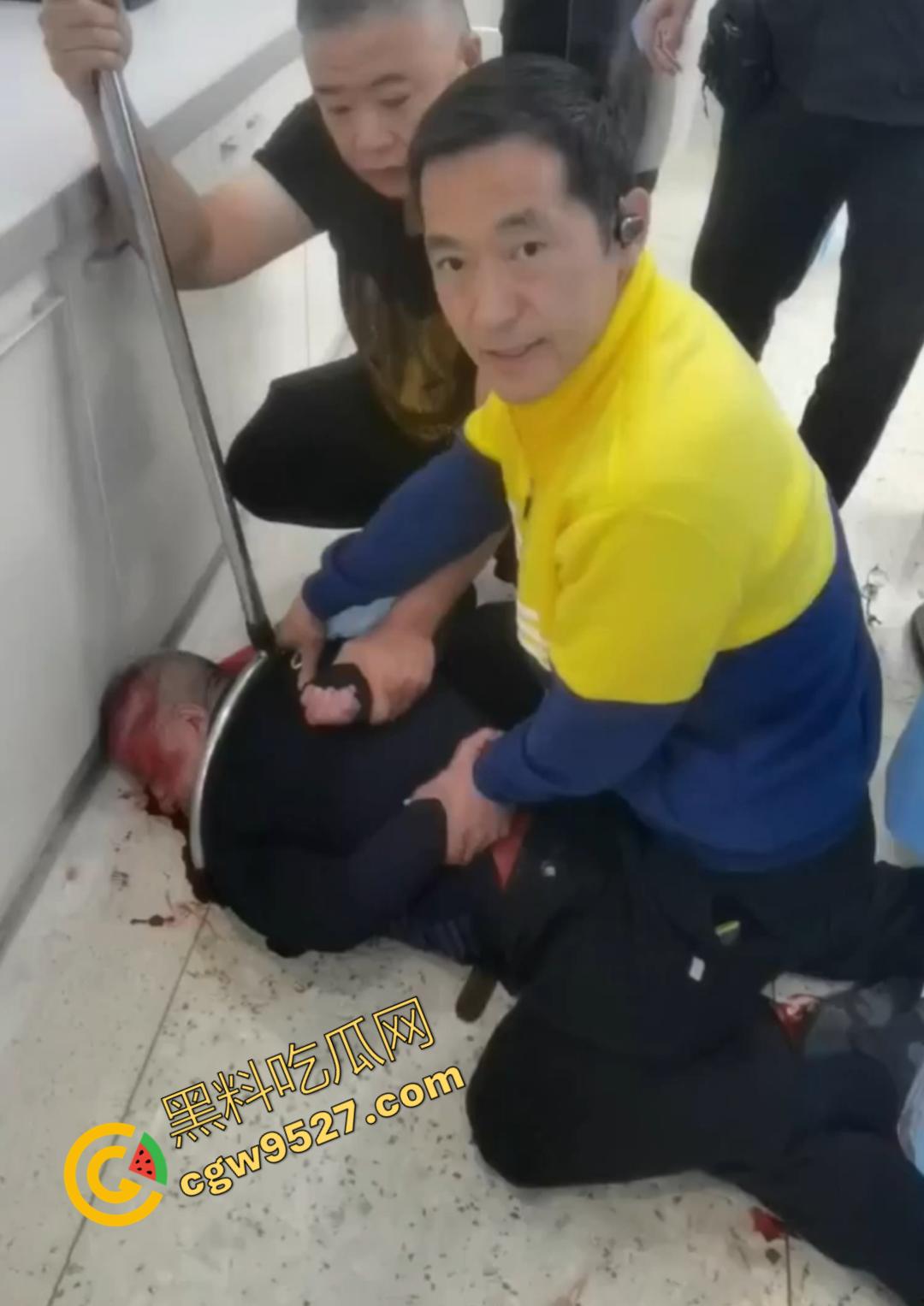 天津医院杀疯了！5个医生1死4重伤，鲜血染红医院走廊，这是有多大的仇恨啊？  第9张