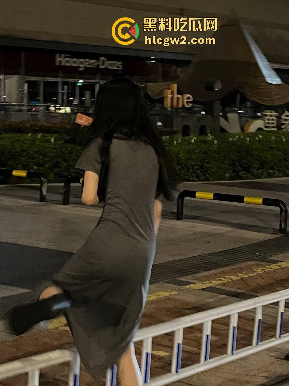 大神1300元约厦门科技信息大三学姐玩3P视频流出 有男友还敢酒吧微醺后乱来，酒店全程玩到高潮停不下来！  第22张