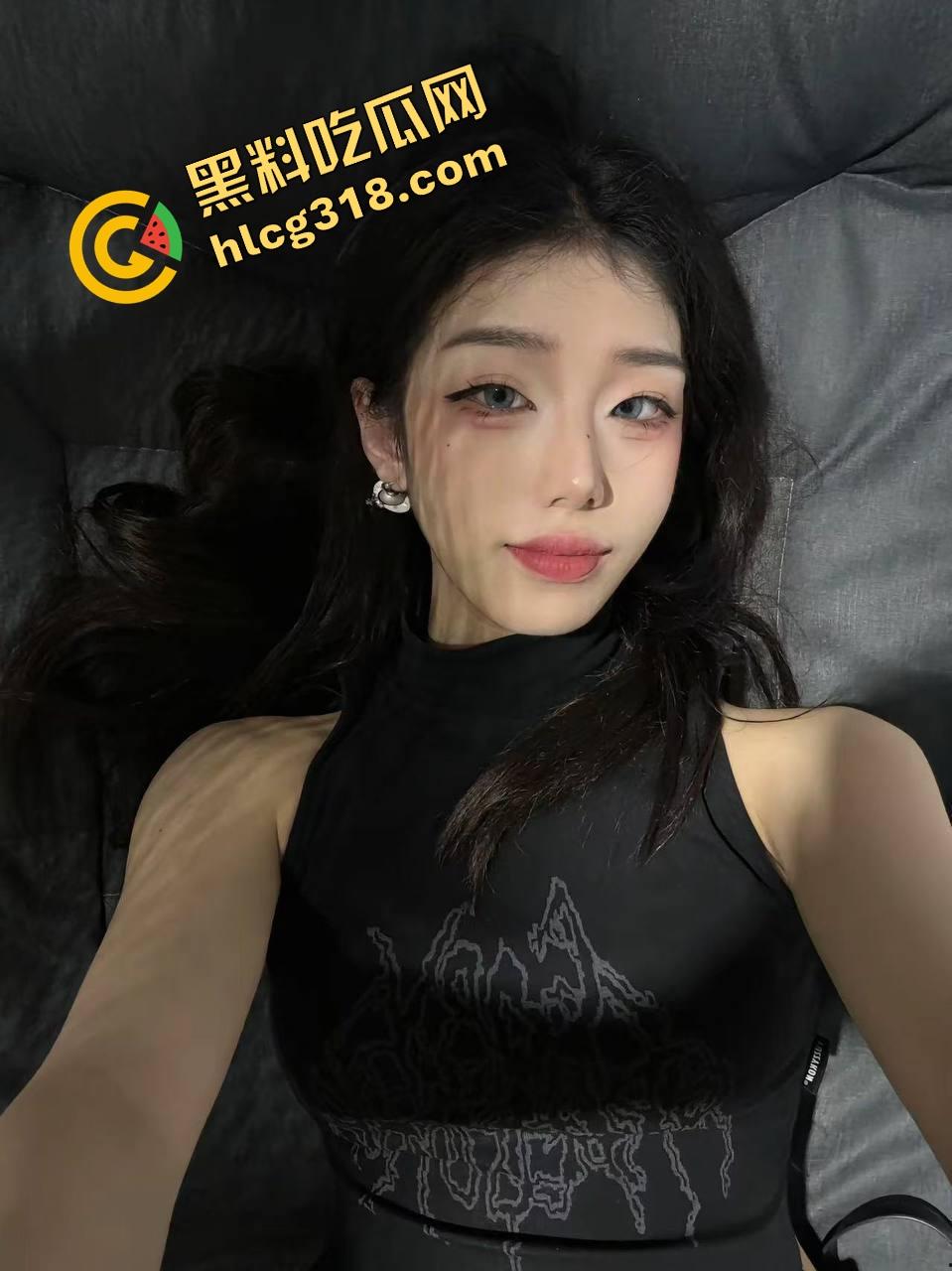 喜欢大奶乳交的你，别眨眼，大奶女神双乳夹干整根，龟头都冒烟！撸点狂飙，鸡巴投降！  第6张