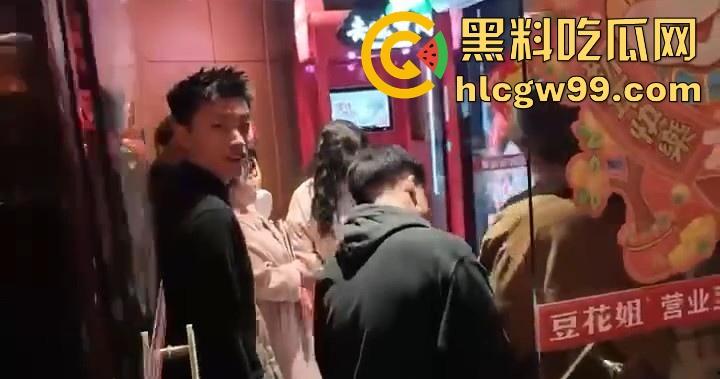 趁好兄弟出差深夜约其女友吃火锅，不料兄弟当场对质，出个差家给偷了！  第10张