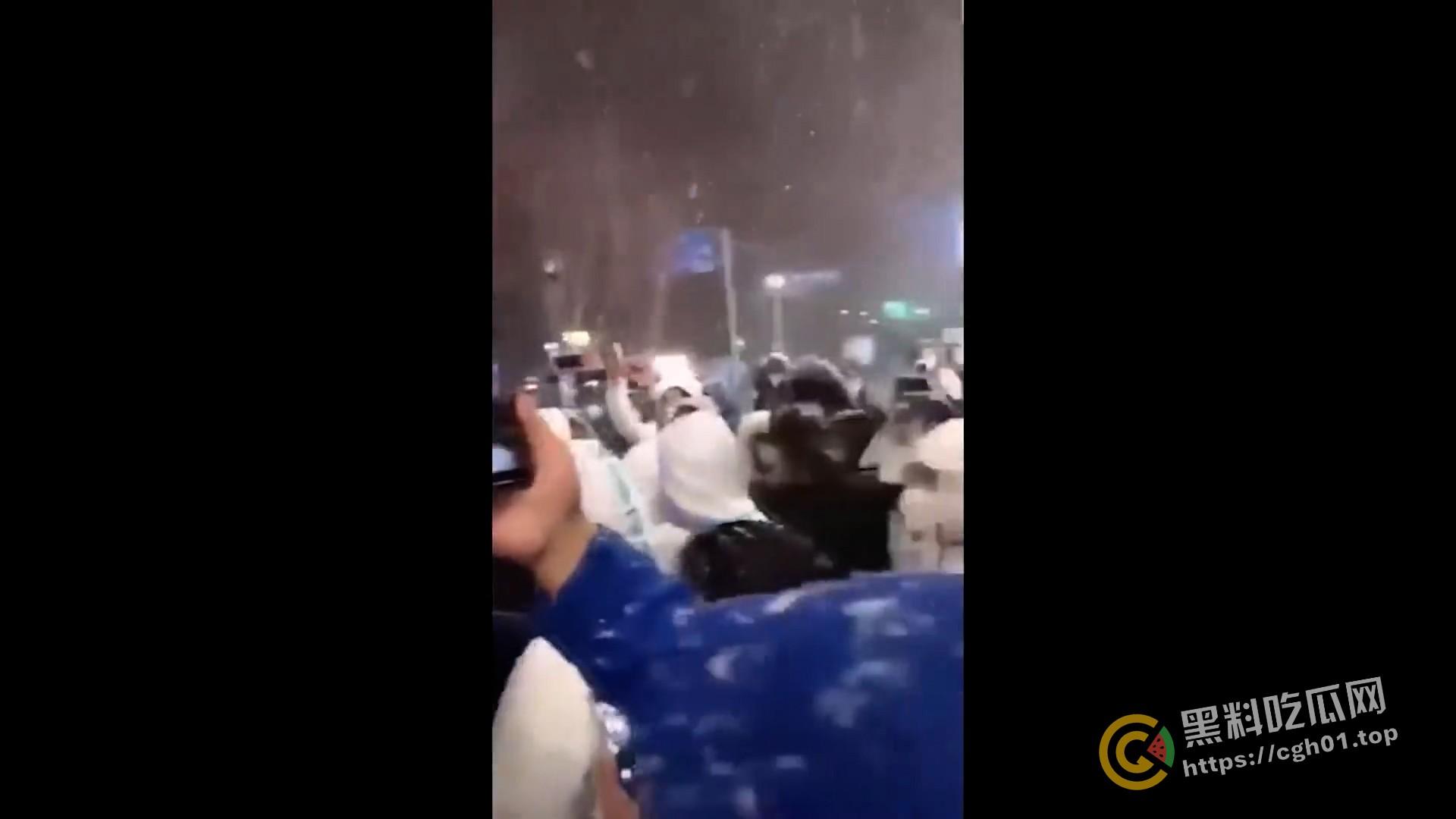 全网封禁！《乌鲁木齐中路》白纸运动纪录片  最全版本 第4张